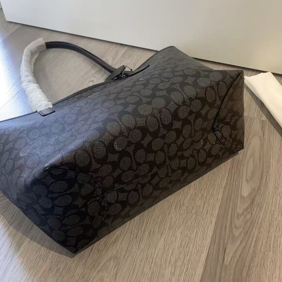 Coach Tote Bag - Picture 6 of 8